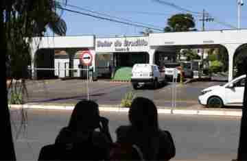 Bolsonaro tem 24h para explicar fala de Eduardo sobre acesso a vídeo